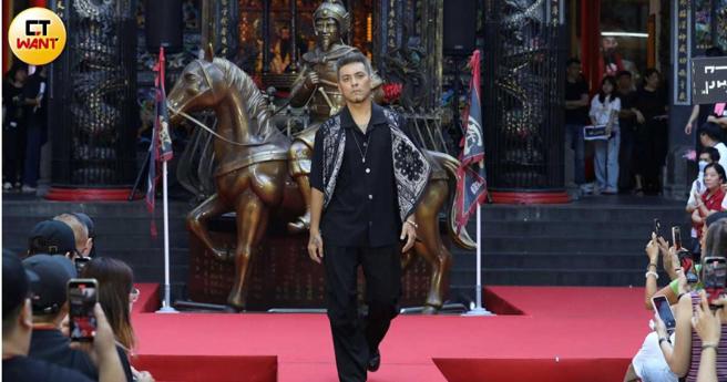 嘎嘎在《角頭－鬥陣欸》戲份大增。（圖／侯世駿攝）