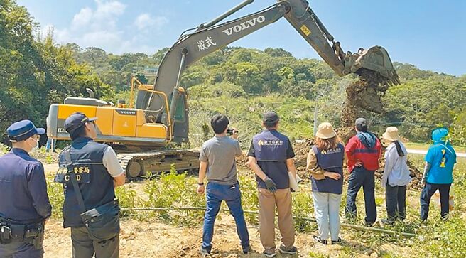 以吴男为首的废土集团在新竹市4个地点乱倒营建废弃物，获利超过百万元，竹检侦结起诉11人。（竹检提供／邱立雅竹县传真）