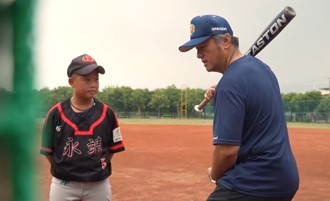 張泰山任頂新和德文教基金會棒球總監  形象片曝光