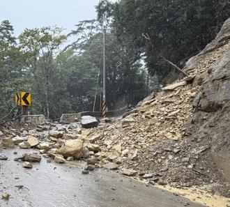 杨柳颱风来袭！台8线梨山到大禹岭路段下午2点预警性封闭