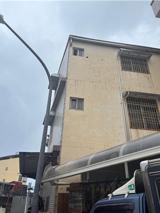 颱風來襲！高雄7旬男疑為修漏水 不慎墜樓急救後宣告不治