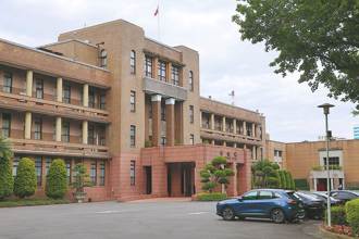 劉世芳才失言 行政院擺烏龍「國旗倒掛」 網驚：不演了？