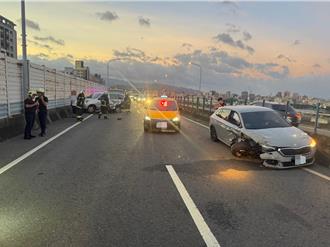 新北環快驚魂！爆胎車道迫停　後車追撞女駕駛受困送醫