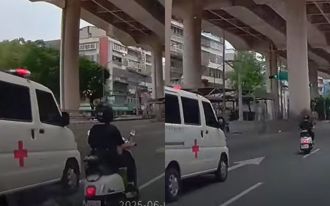 嫌太慢？騎士搶燈「超車救護車」 遭轟：哪來的勇氣