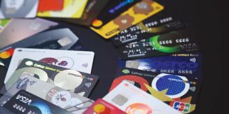 国人6月签帐回温 终止连三降