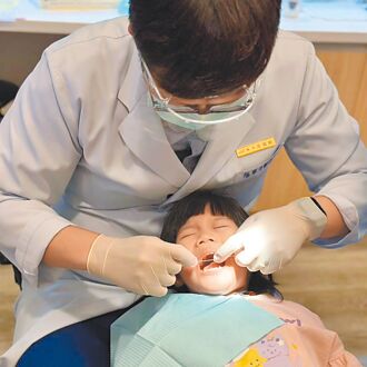 涂氟仍会蛀牙 牙科检查不可少