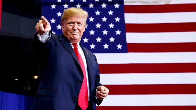 川普的關稅戰看似為美國取得眼前的利益，實則為其霸權敲響了警鐘，一旦各國在去美國化中找到新的平衡，美國想要再從全球體系中牟利將難上加難，而關稅戰的遺產或許不是美國的再次偉大，而是後美國時代的提前到來。圖／美聯社