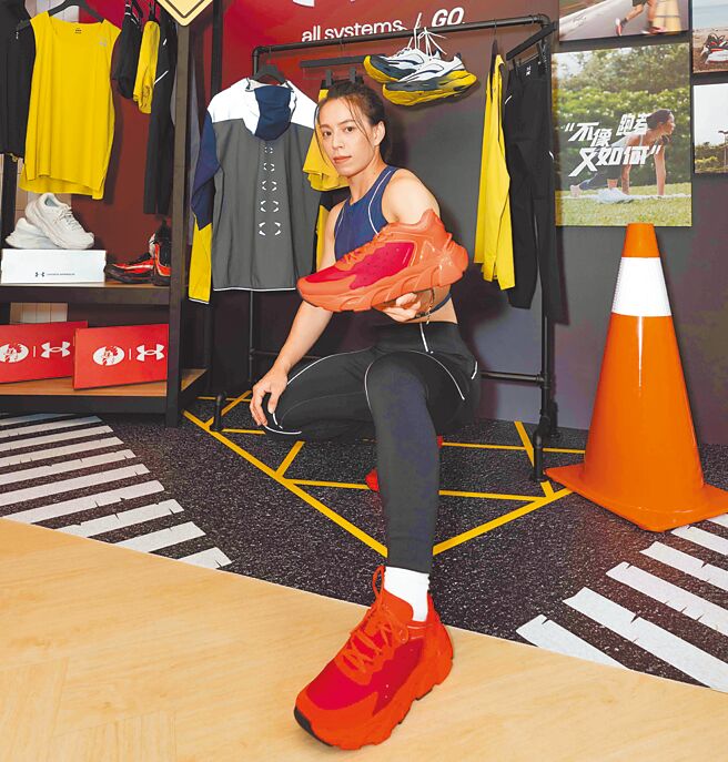 「舉重女神」郭婞淳12日出席運動品牌活動。（UA提供）