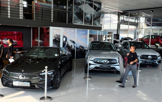 不能光靠电动车！ 宾士CEO喊话：欧洲汽车业恐将崩溃