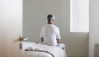 起床黄金30分钟超关键 错误动作伤身 直接起身也NG