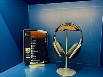 从耳机到MagSafe配件 爱马仕以皮革演绎科技时尚