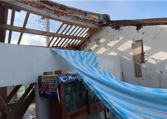 楊柳吹翻屋頂帆布再進水 台南災戶找嘸工班 七成未重建