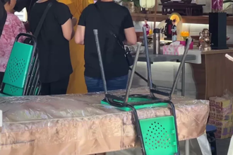 讨呒钱「父遗照前」乱刀血洗93岁嬷 啃老孽孙遭起底