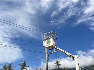 楊柳重創台東電力！調派全台16班人力拚今晚11時復電