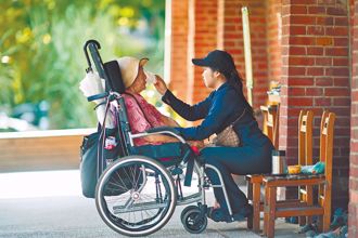 短照預算快用完了 勞長呼籲優先使用擴大喘息服務