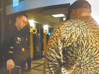 黑紙洗美金騙1700萬 嫌稱認錯人