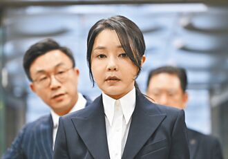 金建希被捕 引宋詩嘆花無十日紅
