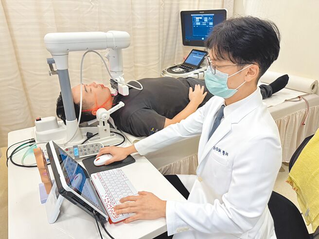 亚东医院导入免过夜「睡眠呼吸中止症超音波检测系统」，适合民眾进行初步筛检。图／业者提供