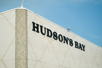 華裔女首富砸錢買加拿大老牌百貨 法庭激戰內幕揭曉