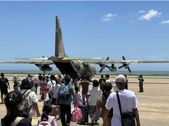 楊柳重創金門交通 500旅客滯留 軍機、雲豹輪齊發助返家