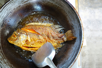 煎魚別抹鹽 國宴主廚教3步驟 整片金黃酥脆