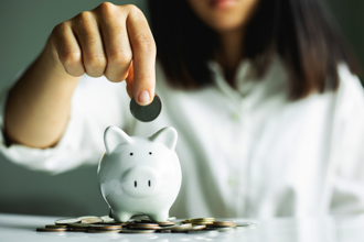 0056、00878连降息！31岁她「股息目标40万恐破功」 急砸43万补洞计画曝