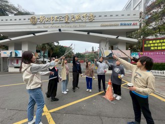 學生自發「撿菸」、「減菸」　信義房屋社區一家支持學生倡議環保