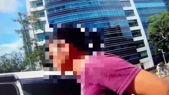 3童超商奔跑喧鬧！母情緒失控「徒手教訓」 警急赴現場告誡