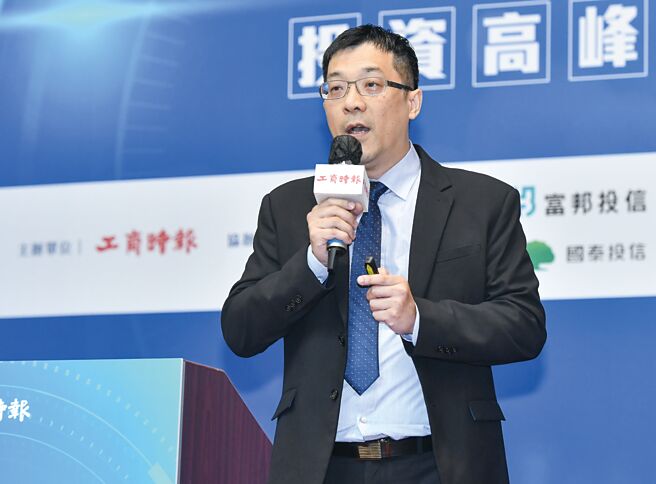 中国信托投信基金经理人陈昱彰指出，非投等债是追求现金流、解锁低波新选项。图／王德为