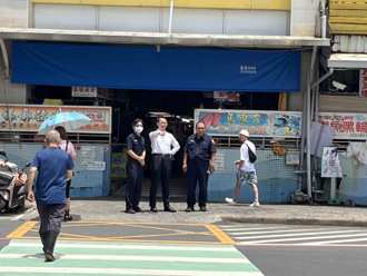 屏县警局长甘炎民基层座谈 亲赴东琉码头关心科技执法