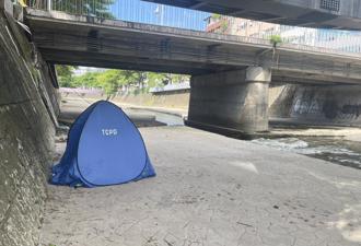 拐杖留河床失蹤3天！台中翁麻園頭溪「頭朝下成浮屍」 家屬悲痛