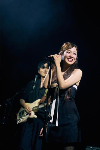 安吉炸裂舞台　嗨喊「夢想成真」