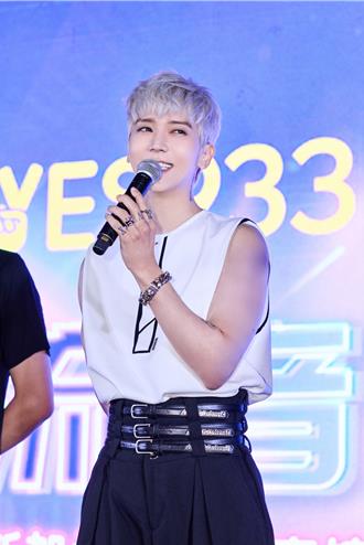 畢書盡出道15年首奪「新加坡金曲獎」　健身飲控全力以赴