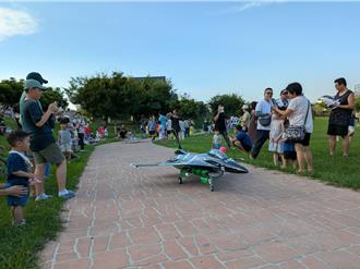 大家一起來「搞」飛機 彰化飛航教育親子學堂開課