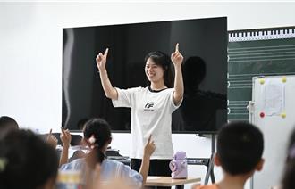 陆中小学教师离职率不断攀升 离开讲台的老师们 去向何方？