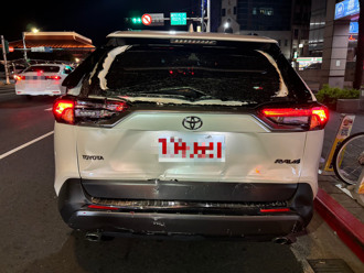 北市公車猛撞停等紅燈計程車　乘客嘴唇撕裂傷送醫