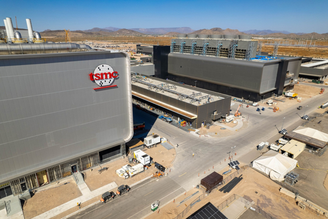 川普再放話晶片關稅最高上看300%。圖為台積電美國AZ廠。（示意圖/達志影像/shutterstock）
