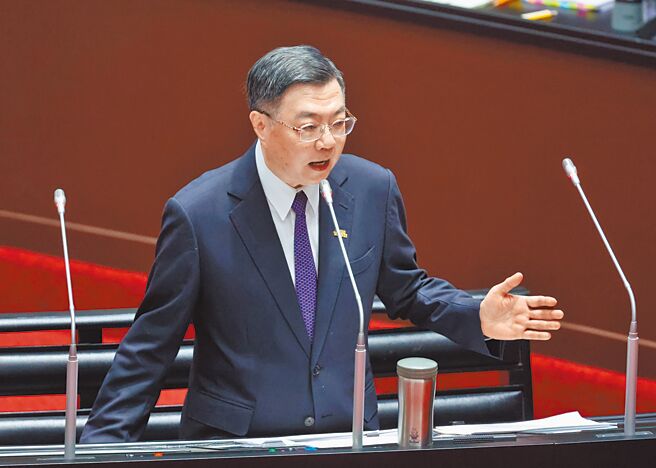 立法院15日邀请行政院专案报告「打诈2.0执行成效」，行政院长卓荣泰答询时表示，他跟国人一样，不满意现在打诈的工作进度。（姚志平摄）