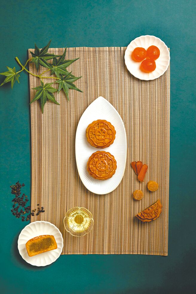 3款月餅融合台灣本地食材與文化，打造出獨一無二的風味印象，讓每一口都是與眾不同的味覺饗宴。（高雄日航酒店提供）