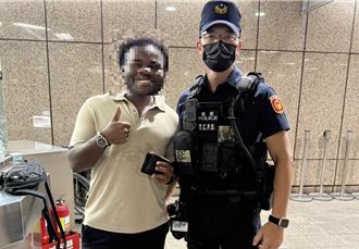 美籍男返國前皮夾遺失 捷警跨站協尋物歸原主