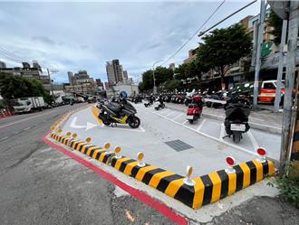 新北「美樂地2.0」奏效！髒亂空地變身141格免費停車場