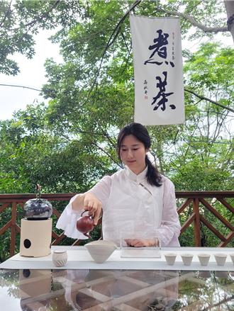 茶藝師推點茶創新版 讓世界看見台灣茶文化