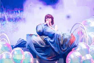 孫燕姿高雄開唱五月天讚凍齡　徐佳瑩夫婦現身破婚變傳聞