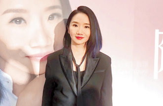 偷照片做反核圖卡遭打臉 青鳥惱羞出征陶晶瑩：華國藝人滾出台灣