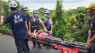 老夫妻騎車上山觀海意外摔落邊坡 雙雙送醫無礙