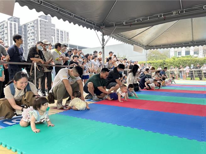 台茂購物中心將在8月30日舉行寶寶爬行大賽。（台茂購物中心提供／朱世凱台北傳真）