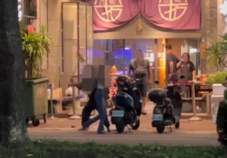 剛交往就施暴！高雄男當街狂毆23歲女友   她爆哭求饒驚恐畫面曝