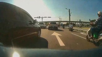 不滿被叭！當街圍毆機車少年　3惡煞狼狽落網