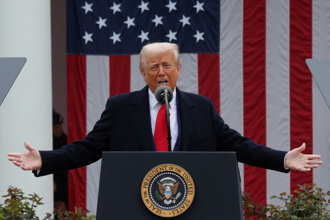 關稅還債還能「發紅包」？ 川普豪語慘遭專家打臉