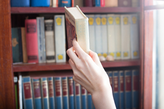 日本漫畫稱呼「小哥啊」 高雄書局下架批大陸用語 網傻眼：費玉清怎辦？